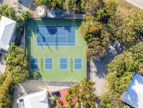 Four Bedroom Oceanfront Vacation Condo in Key Largo Sleeps 8